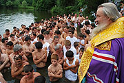 Архиепископ Ставропольский Феофан совершил массовое крещение в Северной Осетии